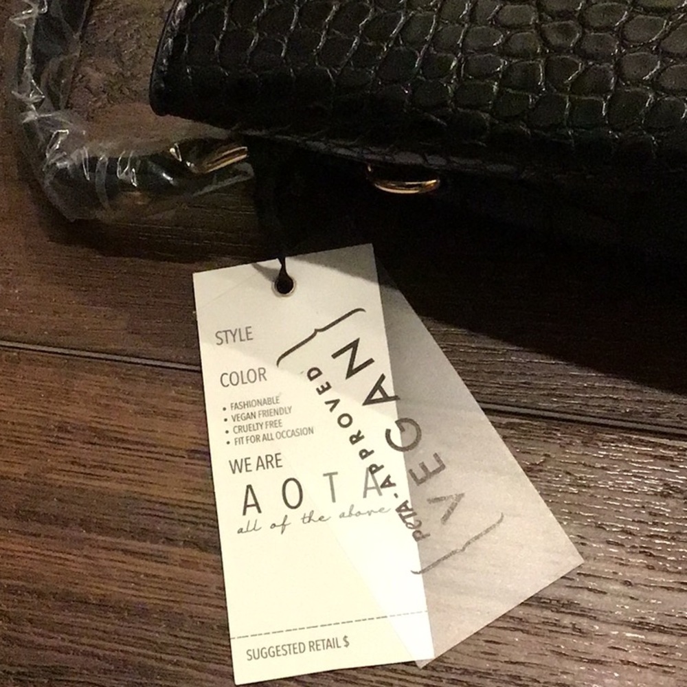 Aota NWT Elena Vegan Leather Tote / Crossbody Bag in Black. - Picture 5 of 10